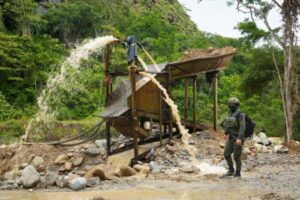Lee más sobre el artículo Gobernación del Tolima pide no suspender operativos contra la minería ilegal en el departamento