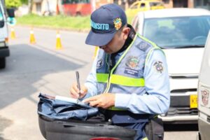 Lee más sobre el artículo Agentes de tránsito sancionaron a 176 conductores durante el fin de semana en Ibagué