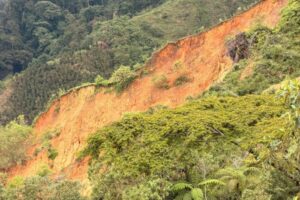 Lee más sobre el artículo Alerta Naranja en Ibagué por remociones en masa, crecidas súbitas y arrastre de material