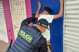 Lee más sobre el artículo Puente festivo dejó 14 capturas y más de 280 armas cortopunzantes incautadas en Ibagué