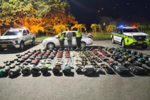 Lee más sobre el artículo Golpe al narcotráfico: cayó millonario cargamento de marihuana en la vía Cajamarca – Ibagué