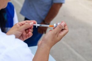 Lee más sobre el artículo El Espinal sigue adelantando la vacunación contra el dengue para niños y niñas de 9 años